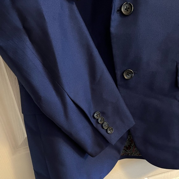 made to wear blue suit jacket, dress pants, and dress shirt *measurements incl. - Picture 4 of 16